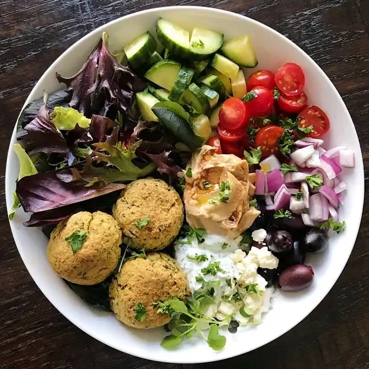 mediterrainian flafel bowl